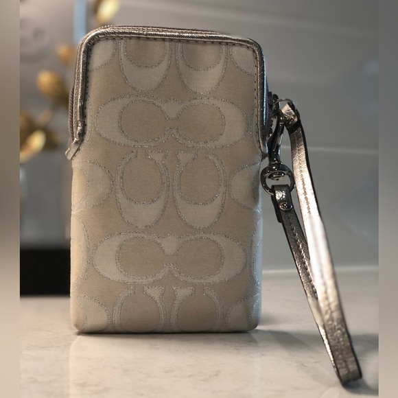 COACH White & Silver Op Art Jacquard Canvas & Leather Wristlet Wallet - Picture 3 of 11